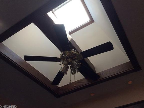 5th image of 4832 Cottonwood Ln