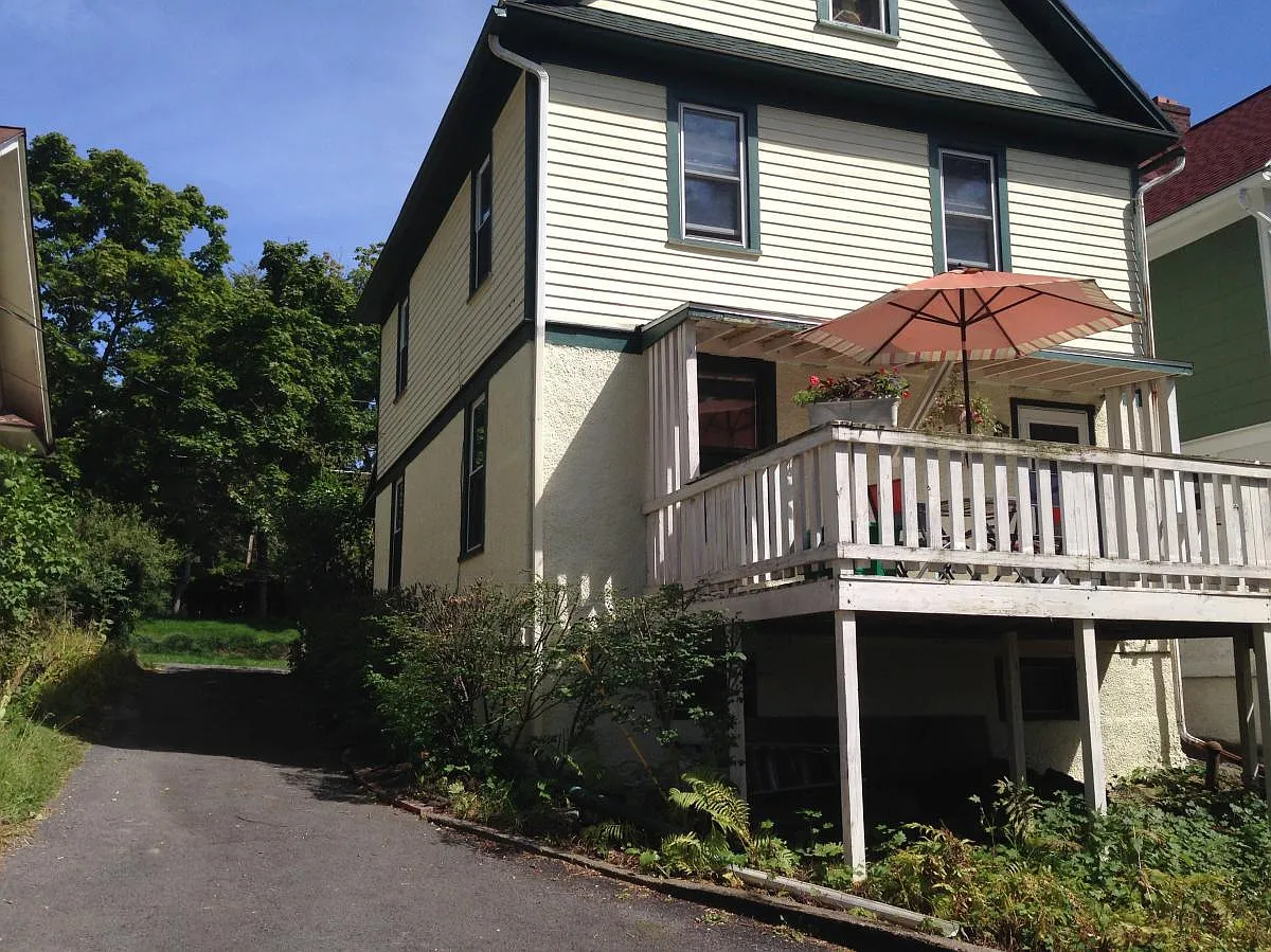 202 Delaware Ave — Photo 1