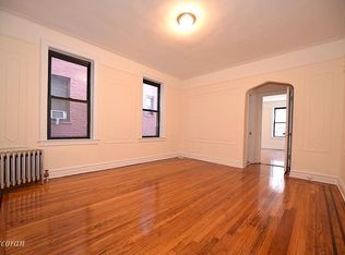 2520 42nd St APT 4A, Astoria, NY 11103