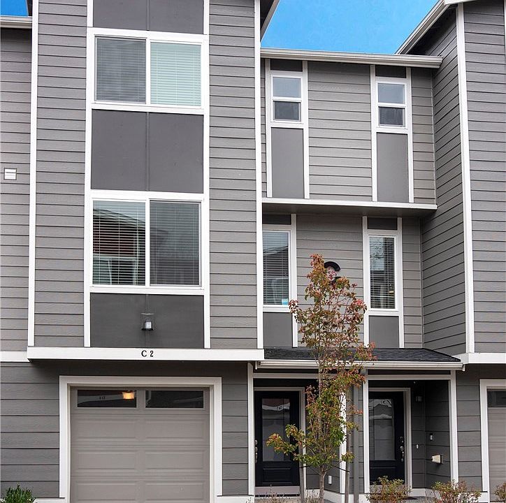 Gorgeous townhome with two-car garage AND parking for a guests both in the driveway and in the multiple designated guest spots!  Great community of 21 townhomes with restaurants, shopping and Starbucks close by!