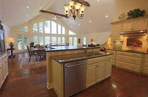4th image of 30 Kingsway Ct