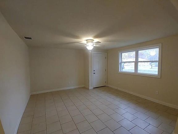 5th image of 229 Frank Dr #B