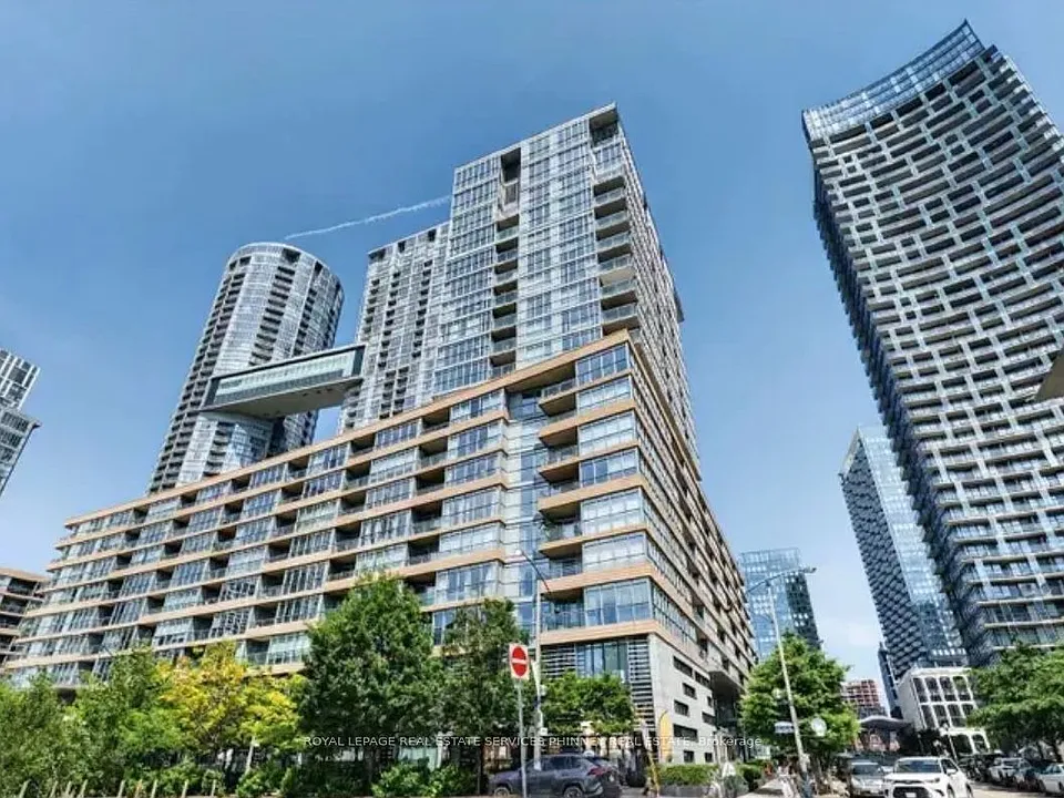 10 Capreol Ct #651
