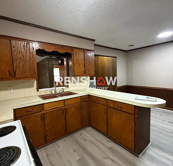 155 Moore Rd — Photo 8