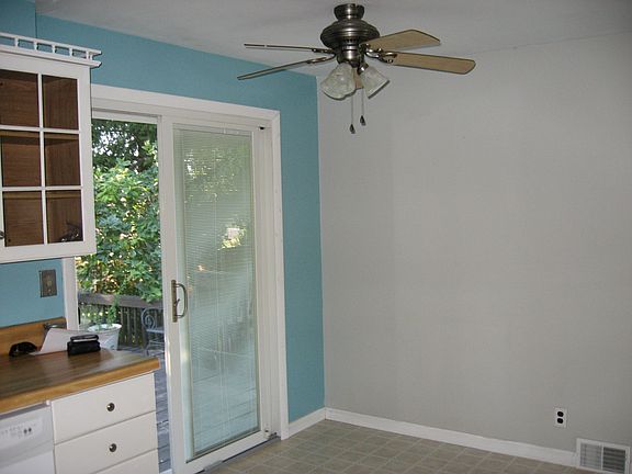 3rd image of 13194 Tomson Dr