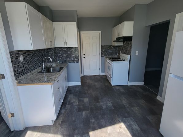 132 Oliver Ave #3R