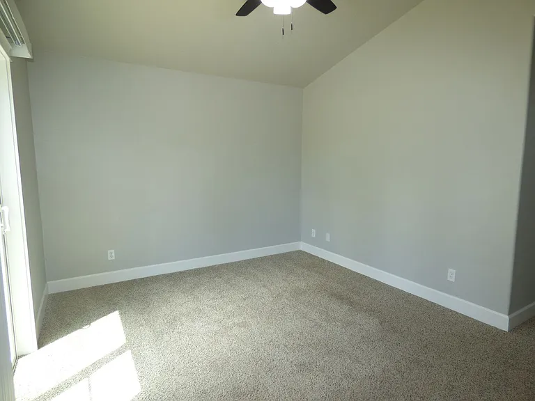 3576-3578 Fisher Ct NE — Photo 34