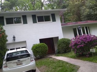 9819 Inglemere Dr, Bethesda, MD 20817