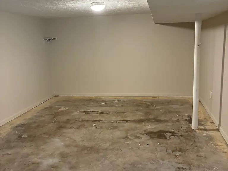 3202 S 40th St — Photo 3