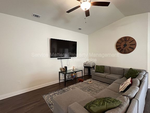 5th image of 5463 Peach Dr