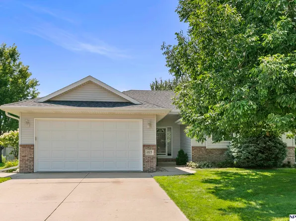 1423 Brewer Dr, Fremont, NE 68025