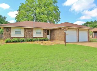 4104 Corbett Dr, Del City, OK 73115