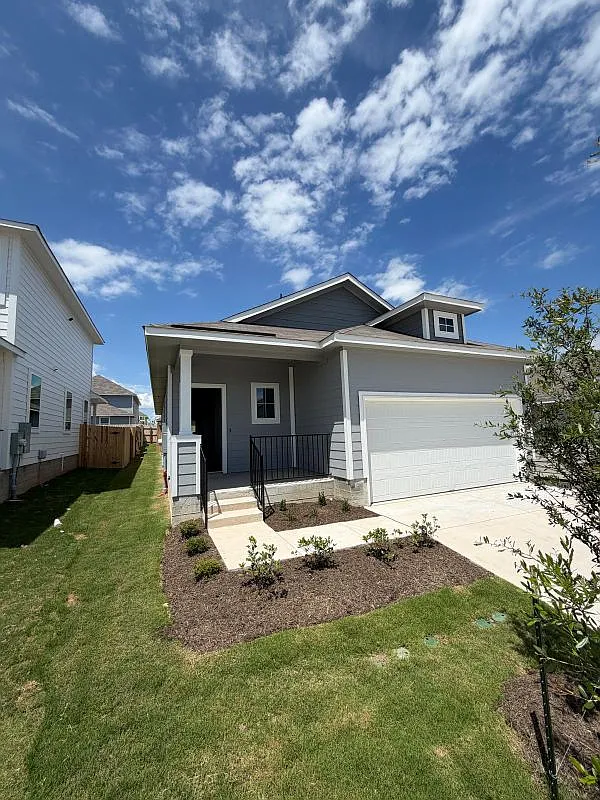 3 bed, 2.0 bath, 1533 sqft, $2,195 — Photo 2