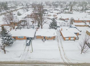 55 Davidson St, Barrie, ON L4M3S1