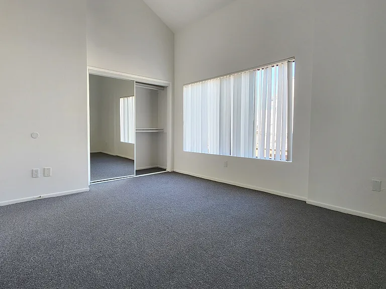 1532 Granville Ave #104 — Photo 18