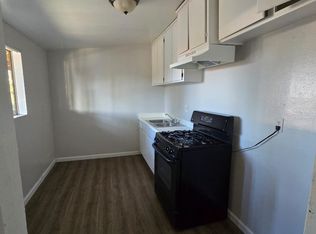 950 W 5th St #A16, Corona, CA 92882