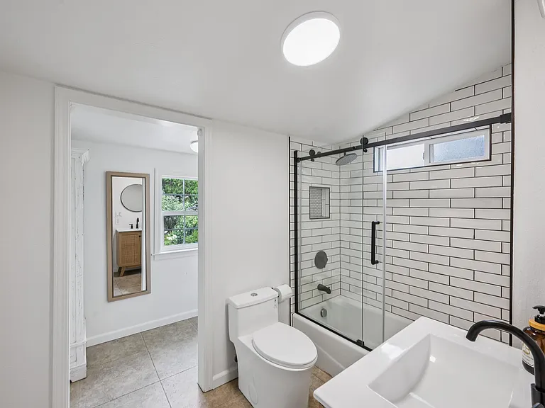 121 Laurel Ave — Photo 21