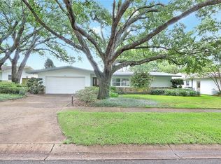 1045 Chinaberry Rd, Clearwater, FL 33764