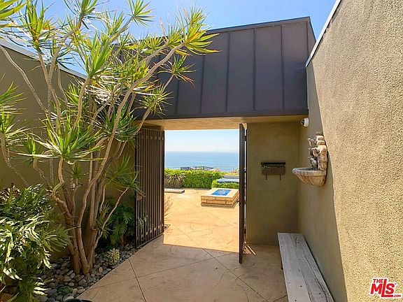5th image of 18325 Coastline Dr