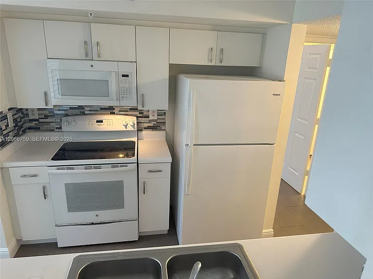 2640 S University Dr #118 — Photo 15