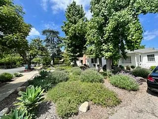 2442 Vista Laguna Ter