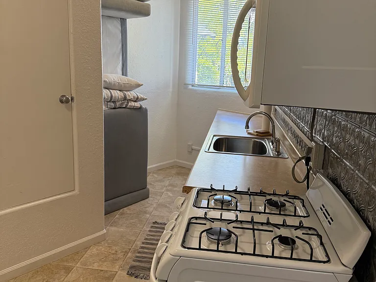 190 Lubeck Rd #8 — Photo 8