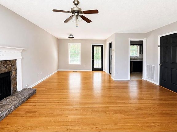 5th image of 406 Ivy Crest Dr