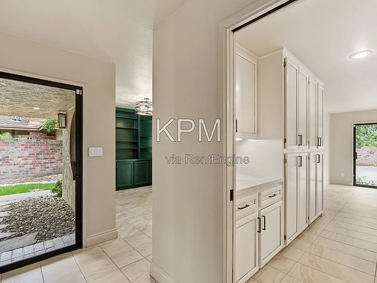 3342 Cove Cir — Photo 32