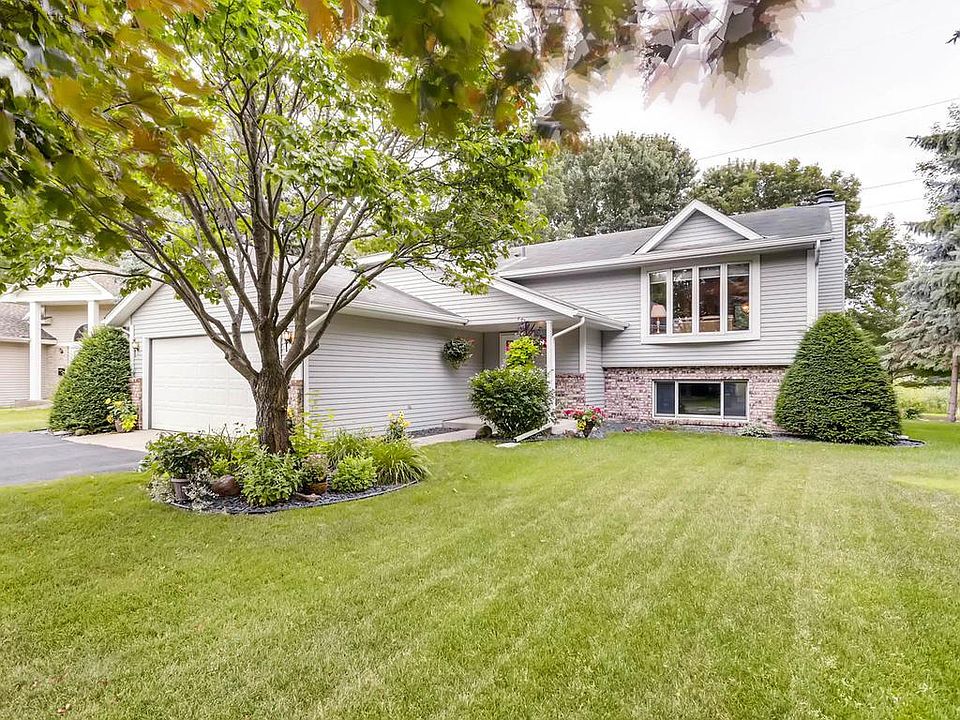 1st image of 844 Aspen Cir
