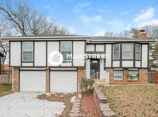 838 E 125th Ter, Olathe, KS 66061