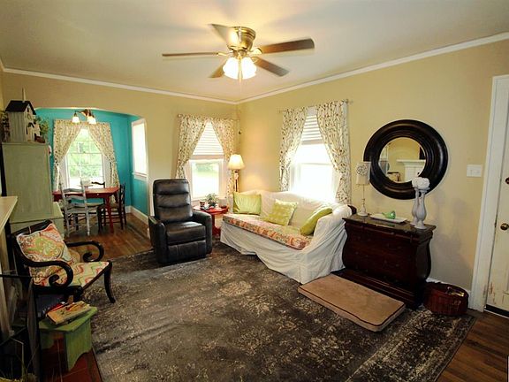 2nd image of 3940 Pecan Dr