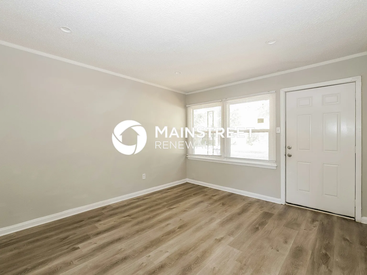 965 Elizabeth Ln — Photo 4