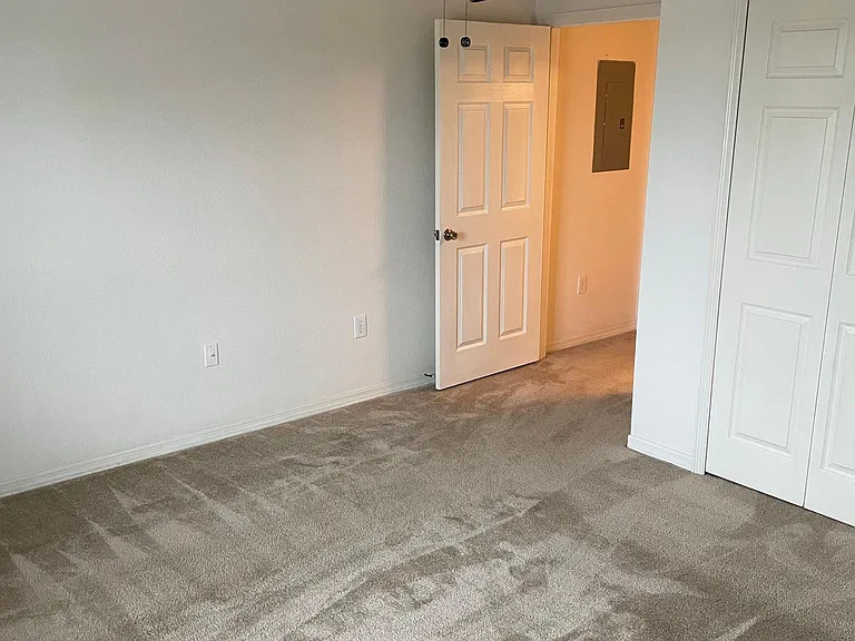 5455 Vineland Rd #3304 — Photo 29