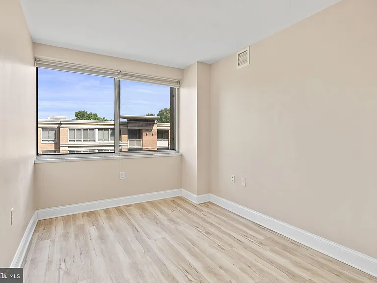 800 4th St SW #S513 — Photo 14
