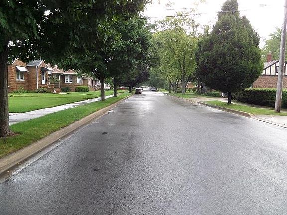 4th image of 1331 Kenmore Ave