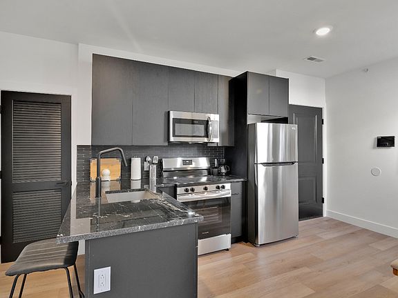 5th image of 3138 N Broad St #4
