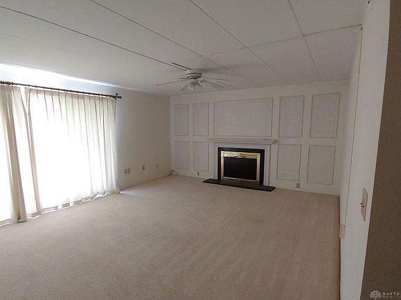 2nd image of 1614 Thunderbird Ln APT 68