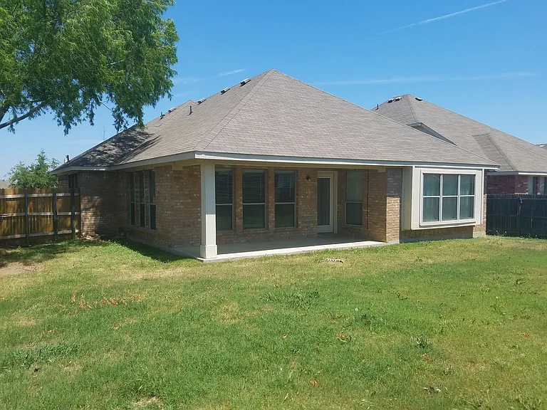 905 Remington Ranch Rd — Photo 12