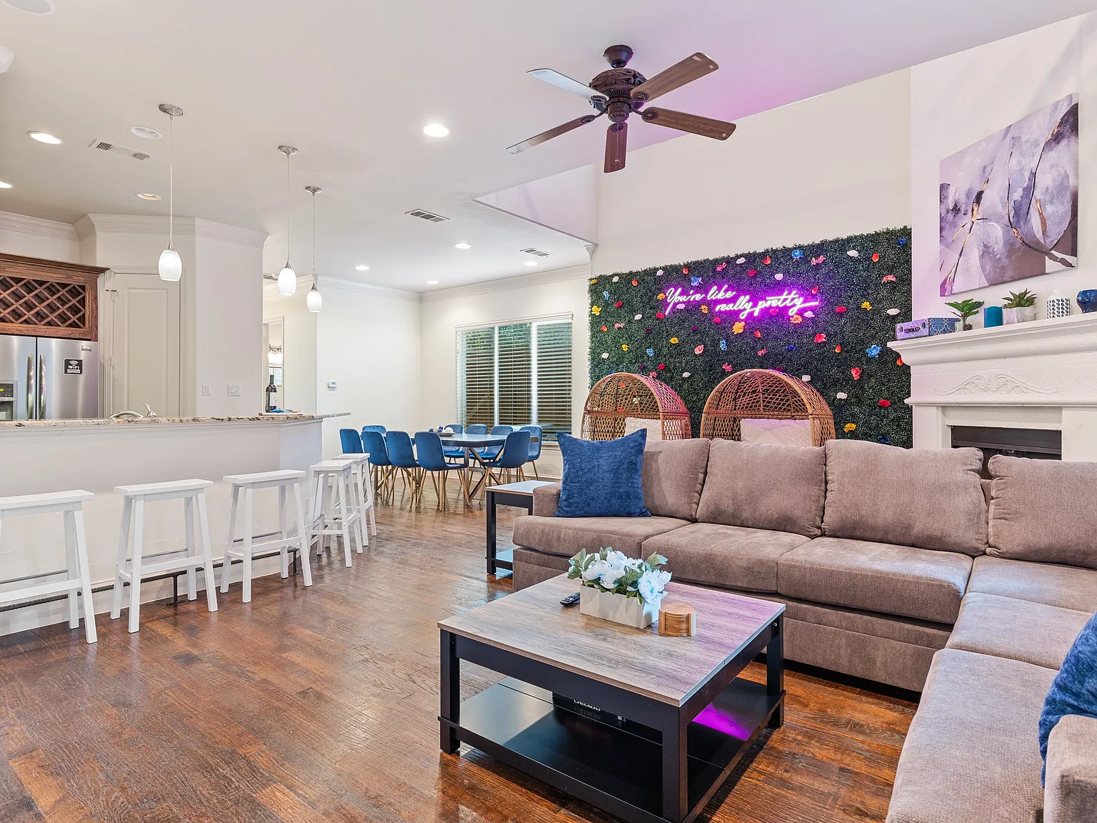 3 bed, 2.5 bath, 2403 sqft, $4,400 — Photo 4