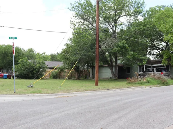 Neches St, Lockhart, TX 78644