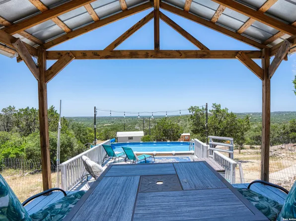 185 County Road 244, Hondo, TX 78861
