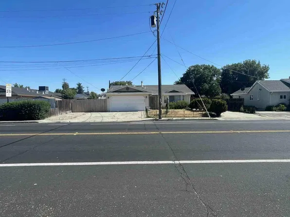802 W Center St, Manteca, CA 95337