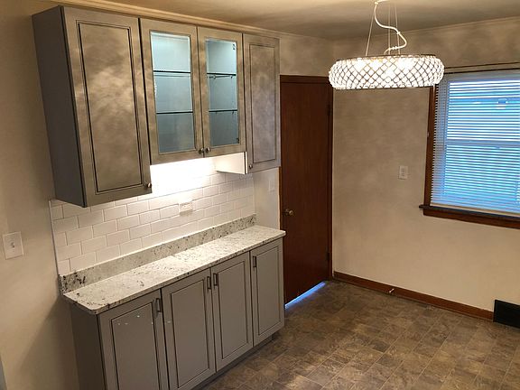 3rd image of 1019 22nd St Unit 1
