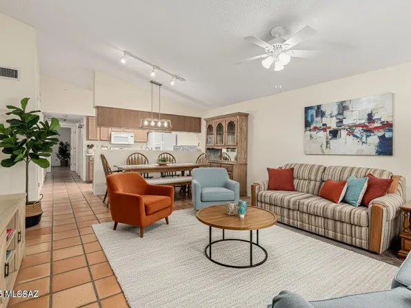 972 W Pinaleno Ln, Tucson, AZ 85704