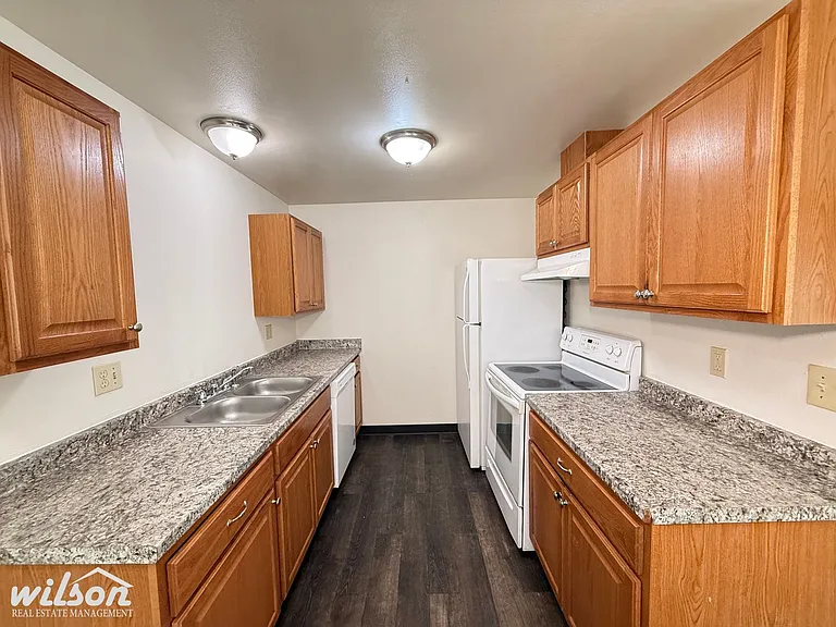 1101 Willow St — Photo 6