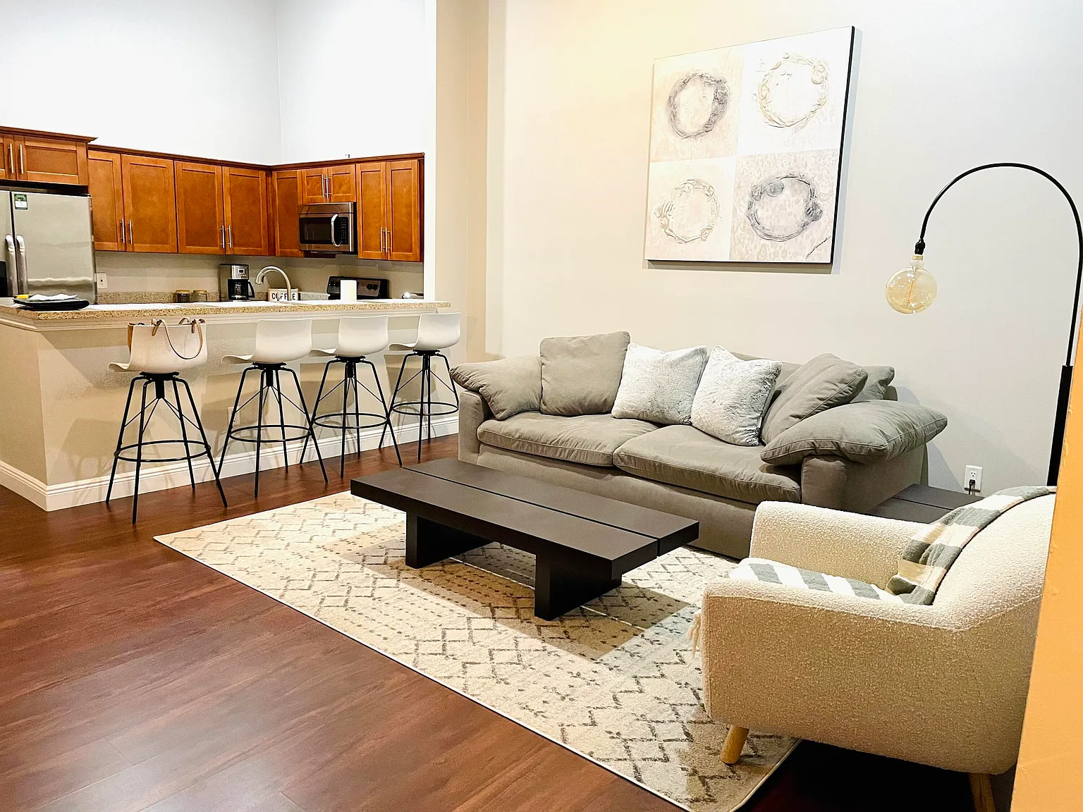 3 bed, 2.0 bath, 1275 sqft, $3,600 — Photo 1