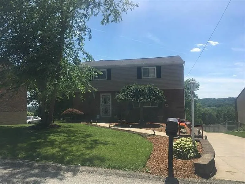 145 Alcan Dr photo 1