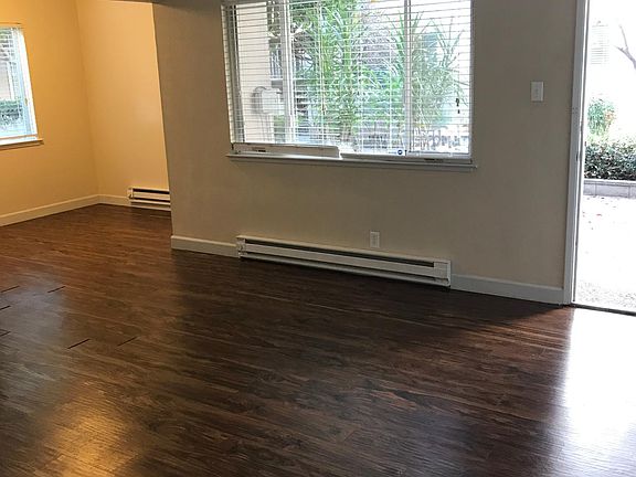 4th image of 40 Glen Eyrie Ave APT 16