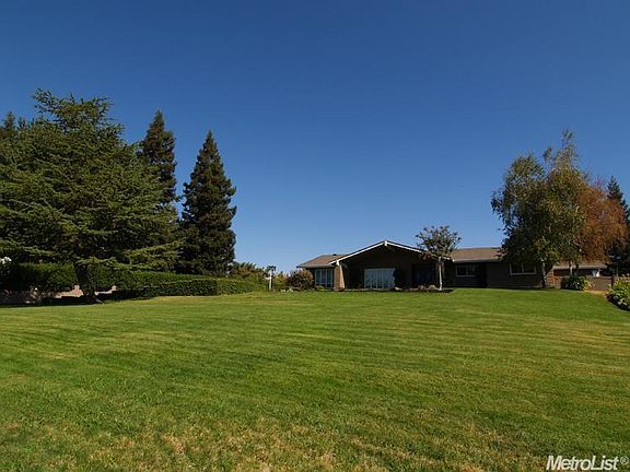 2nd image of 11200 Valley Oak Dr