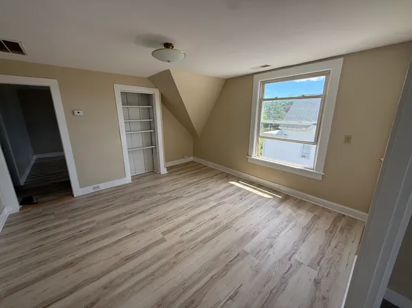 11 Summer St Floor 3, Westerly, RI 02891